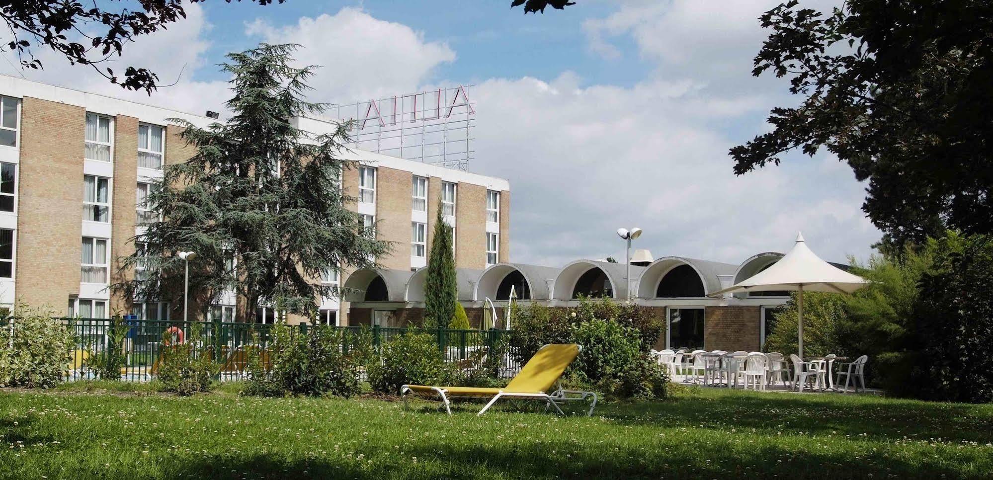 Altia Hôtel Neuville-en-Ferrain Ngoại thất bức ảnh